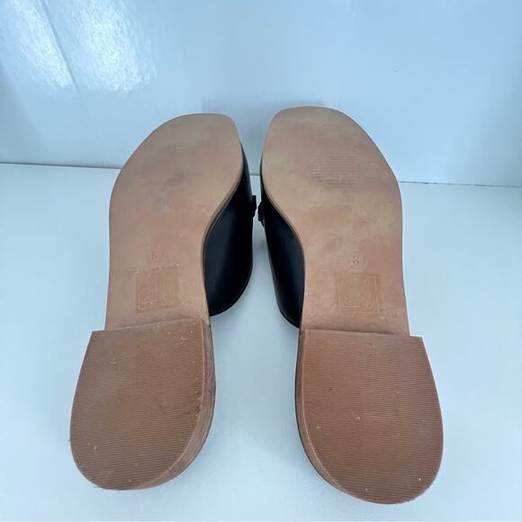 Sheena Flat Mule Loafer with Chain Detail Women’s Size 8 Black/Gold Very Comfy - Picture 5 of 9